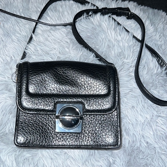 Marc by Marc Jacobs Vintage TOP SCHOOLY LEATHER MESSENGER...